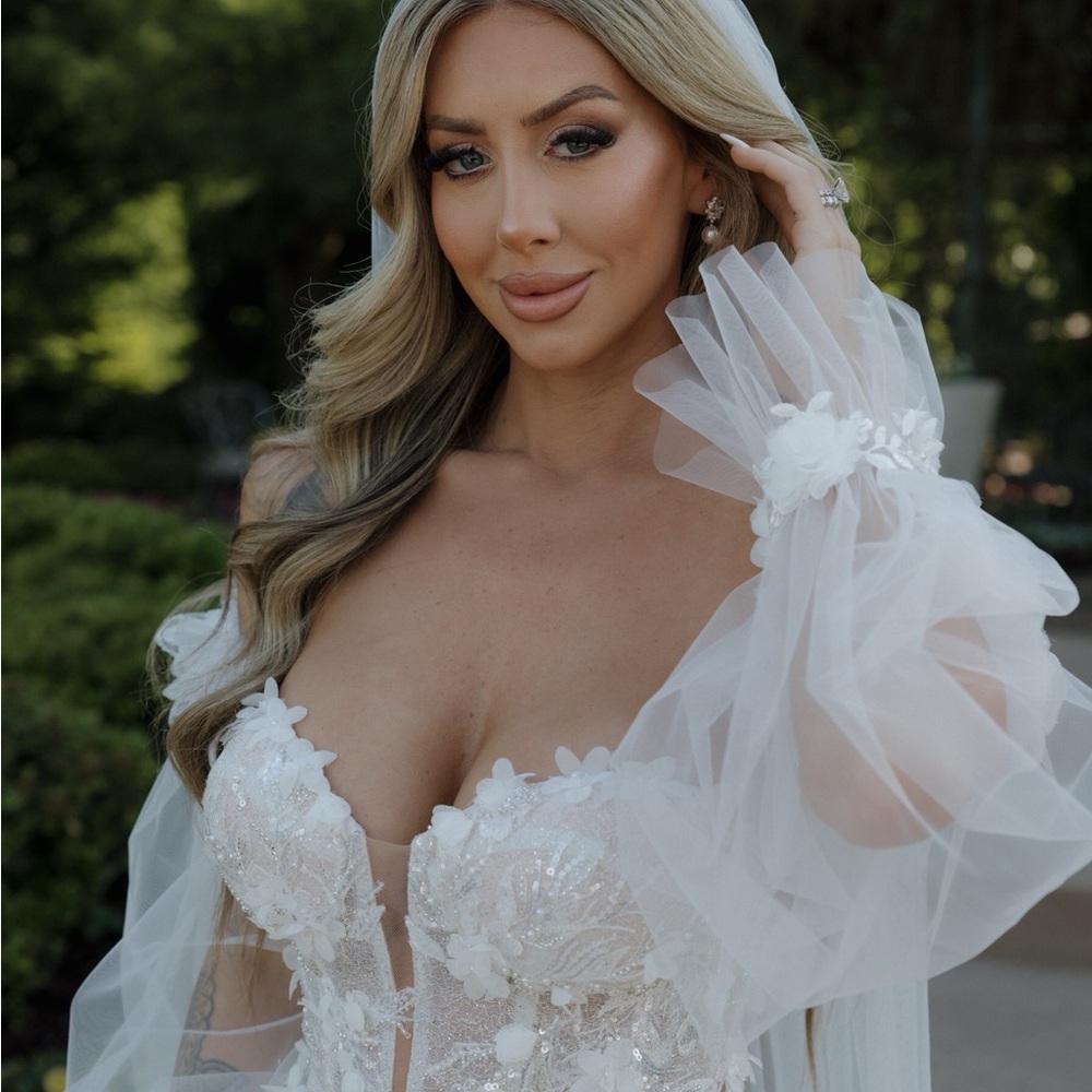 Giovanna Alessandro wedding dress itself - Picture 6 of 8
